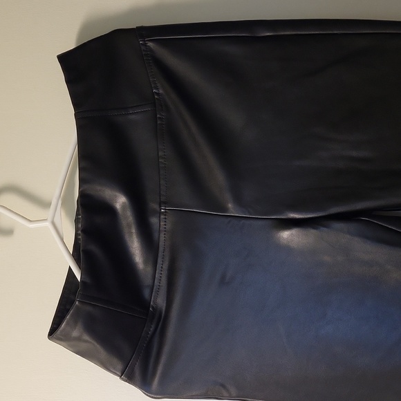 MEXX  faux leather pants - Picture 3 of 6